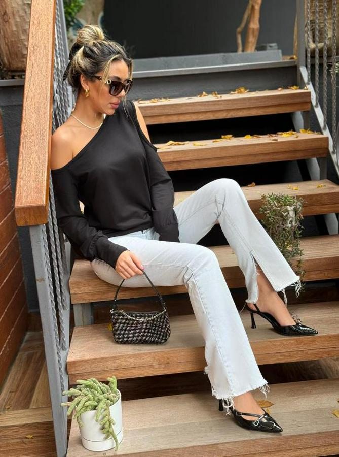 Omuzdan Açık Askılı Viskon Iki Iplik Bluz