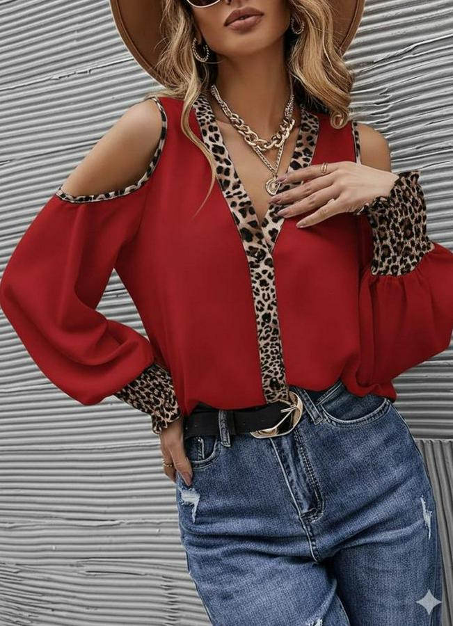 Omuzlardan Açık Yakalı Önden Düğmeli Leopar Detaylı Sandy Bluz