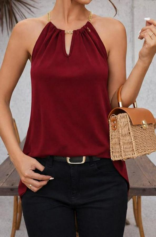 Omuzlardan Açık Zincir Halka Detaylı Sandy Bluz