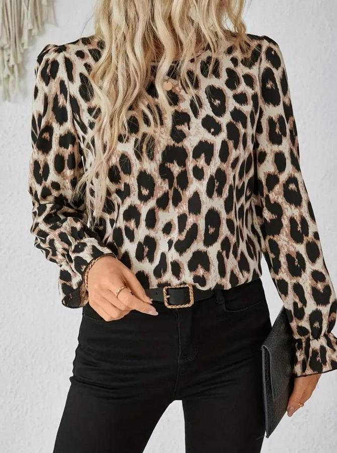 Uzun Kollu Arkadan Fiyonk Detaylı Leopar Desenli Süprem Bluz