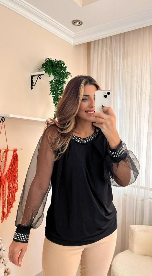 Uzun Kollu Bisiklet Yaka Taşlı Kol Tül Detaylı Sandy Bluz
