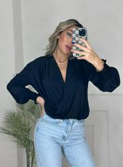 Uzun Kollu Dökümlü Kruvaze Yaka Kol Ucu Gipeli Sandy Bluz