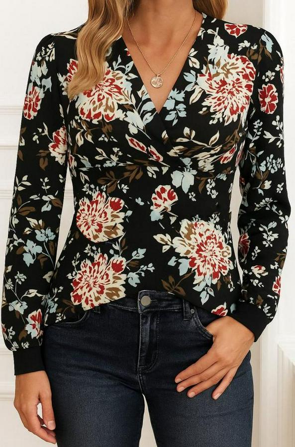 Uzun Kollu Kruvaze Yakalı Kelebek Desenli Şardonlu Dalgıç Bluz