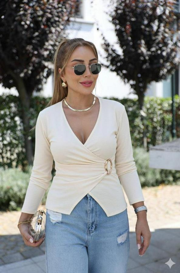 Uzun Kollu Kruvaze Yakalı Toka Detaylı Viskon Bluz