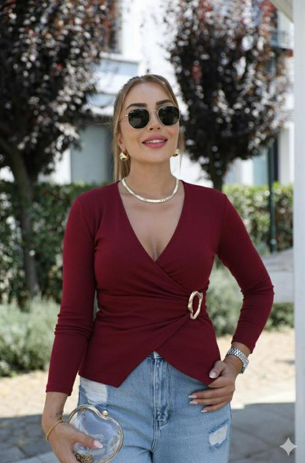 Uzun Kollu Kruvaze Yakalı Toka Detaylı Viskon Bluz