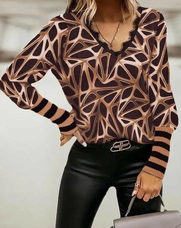 Uzun Kollu V Yaka Kenarları Güpür Detay Şardonlu Dalgıç Bluz