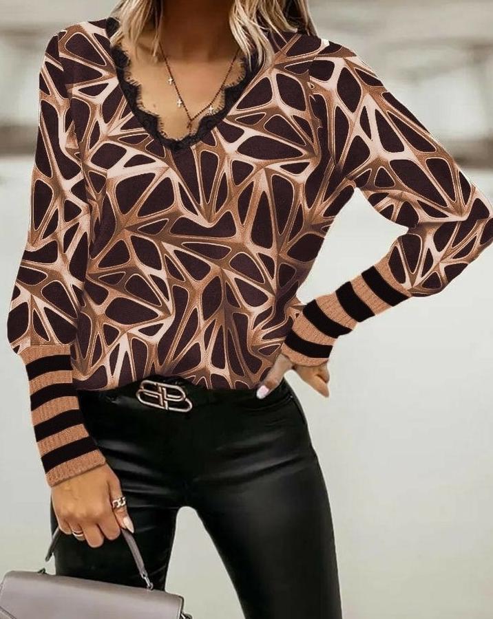 Uzun Kollu V Yaka Kenarları Güpür Detay Şardonlu Dalgıç Bluz