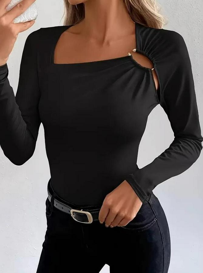 Uzun Kollu Yakadan Halka Detaylı Viskon Bluz