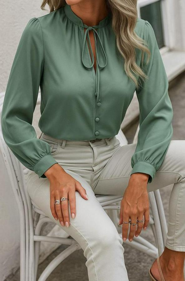 Uzun Kollu Yakalı Yakadan Bağcıklı Düğmeli Sandy Bluz
