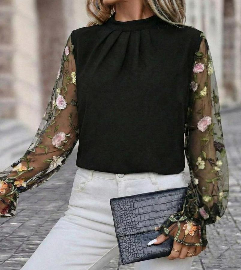 Uzun Kollu Yarı Balıkçı Yaka Tül Detaylı Ithal Krep Bluz