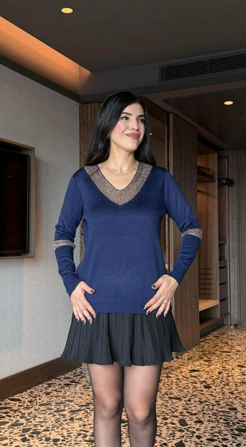 V Yaka Uzun Kollu Gold Işleme Detay Bluz