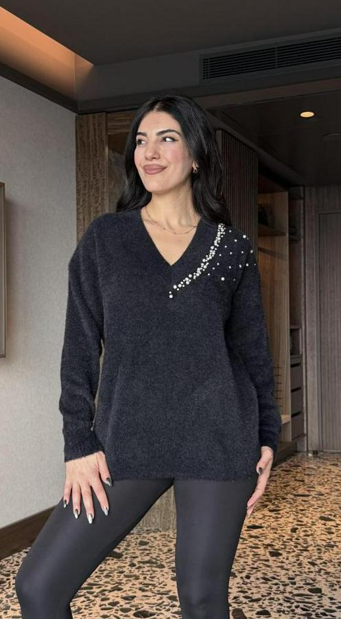 V Yaka Uzun Kollu Inci Detay Triko Bluz