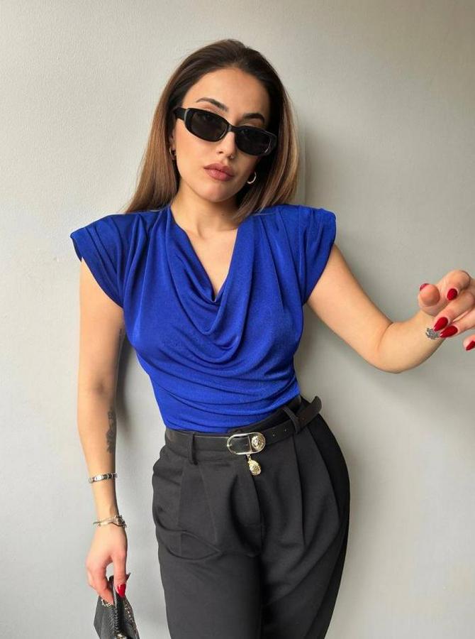 V Yaka Vatka Detay Kolsuz Dökümlü Bluz