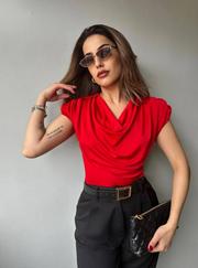 V Yaka Vatka Detay Kolsuz Dökümlü Bluz