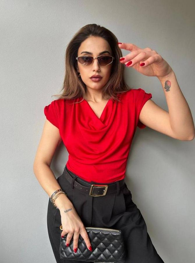 V Yaka Vatka Detay Kolsuz Dökümlü Bluz