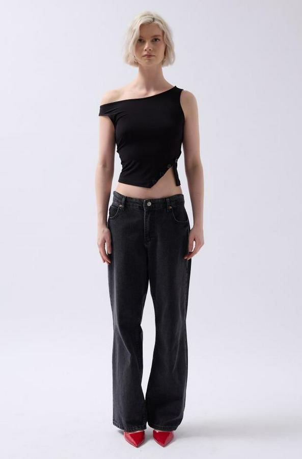 Kayık Yaka Yırtmaç Detay Bluz