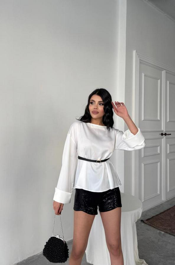 Kemer Detayli Saten Bluz