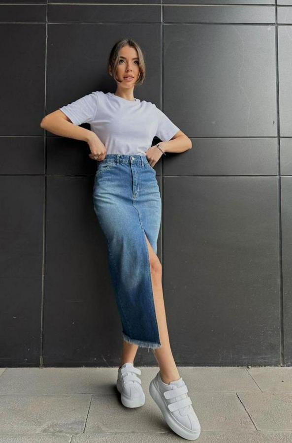 Mavi Yırtmaçlı Kot Etek