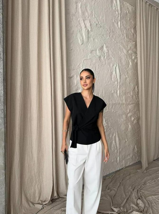 Yandan Bağlama Detayli Kolsuz Bluz