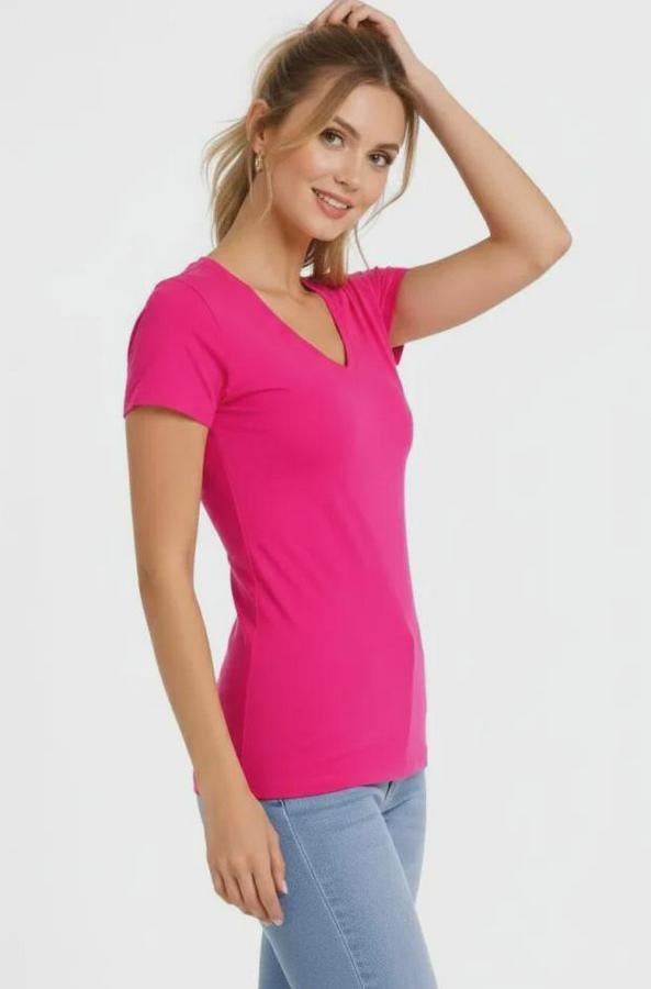 Lü V Yaka Tişört – Kısa Kollu Yazlık Slim Fit Body