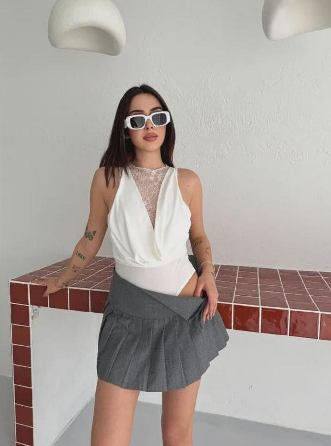 Dantel Detaylı Derin Dekolte Body Şık Kolsuz Yazlık Bodysuit