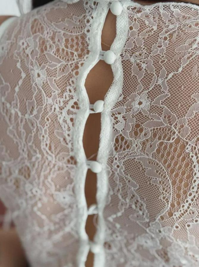 Dantel Detaylı Derin Dekolte Body Şık Kolsuz Yazlık Bodysuit