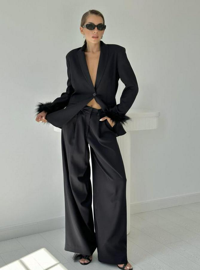 Siyah Kol Ucu Tüylü Ceket & Pantolon Takım