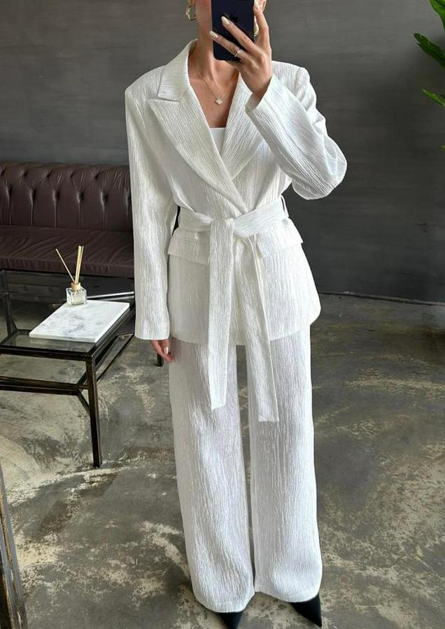 Ekru Beli Kuşaklı Ceket Ve Pantolon Parlak Takım