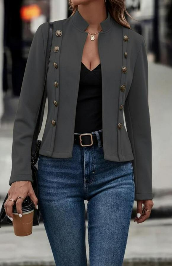 Uzun Kollu Hakim Yaka Yanlardan Düğmeli Kısa Süet Ceket