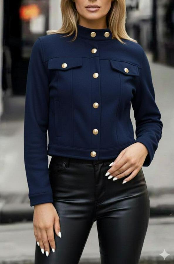 Uzun Kollu Yakadan Ve Önden Düğmeli Süet Kısa Ceket