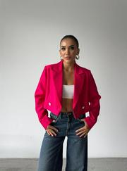 Arkasi Inci Düğme Detayli Crop Ceket