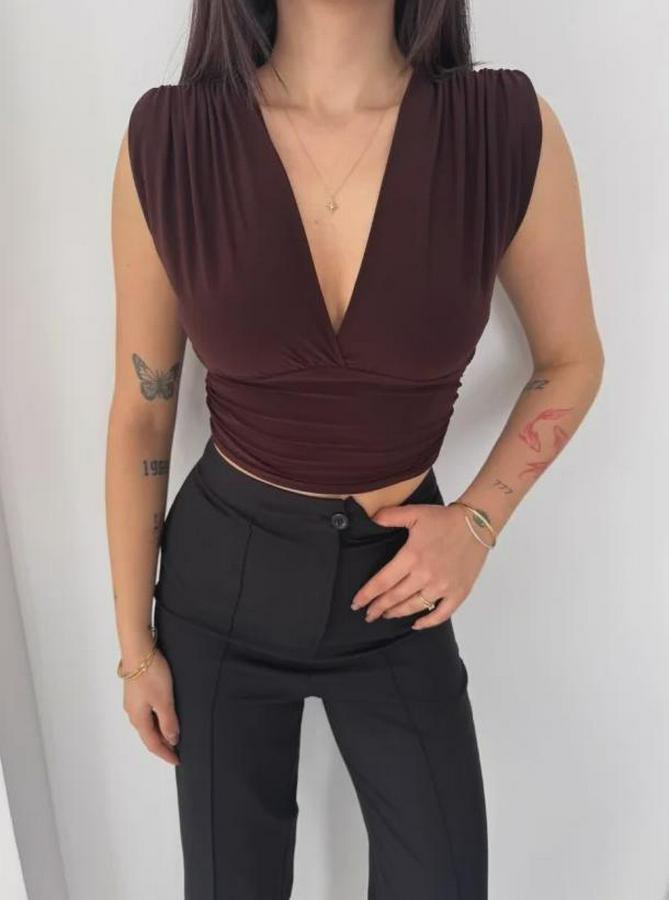 Vatkalı Kolsuz V Yaka Drapeli Crop Bluz Likralı Fit