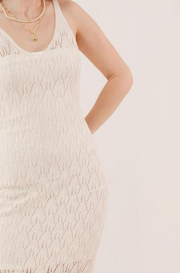 Ajurlu V Yaka Püskül Detaylı Krem Elbise