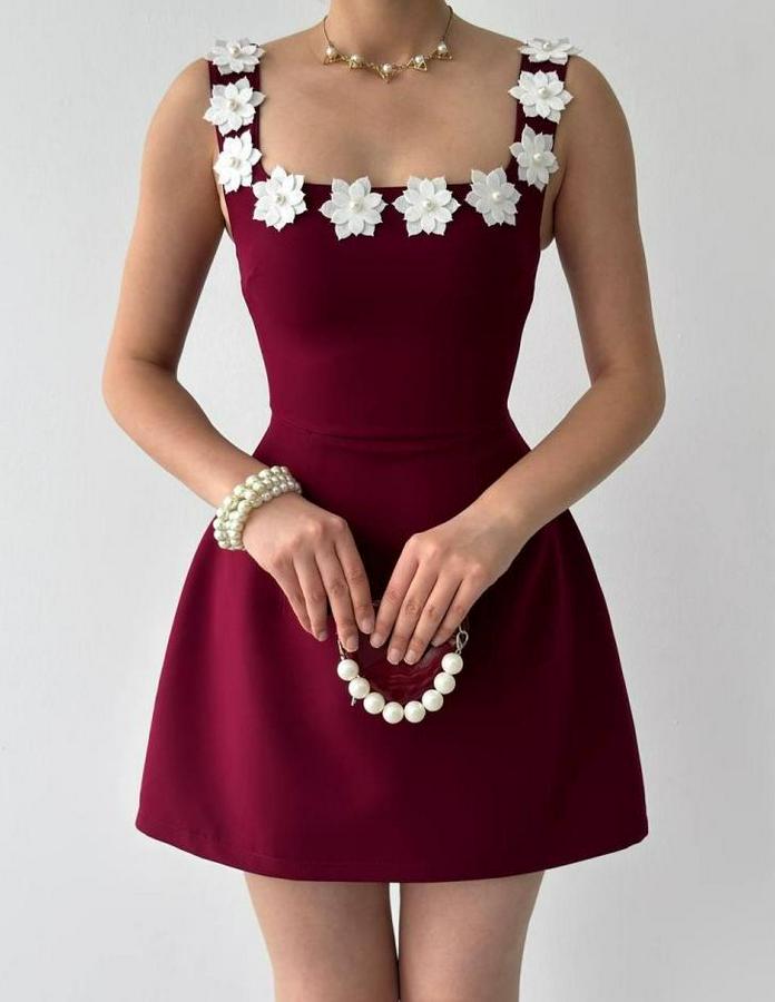 Alyosa Çiçek Detaylı Elbise