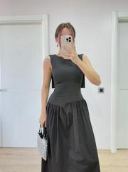 Arkası Kanatlı Uzun Elbise- Siyah