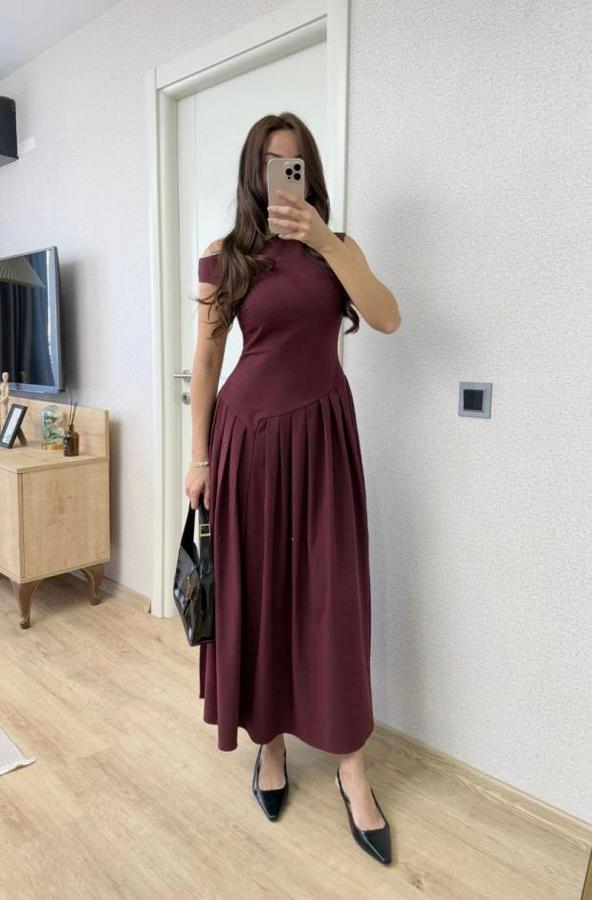 Asimetrik Düşük Yaka Kolsuz Uzun Elbise