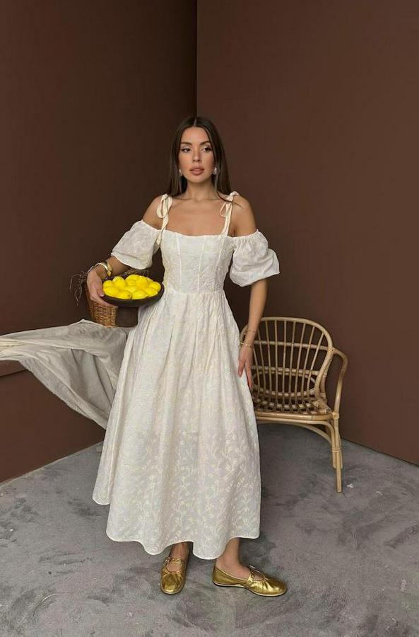 Bej Omuzu Bağcıklı Balon Kollu Brode Elbise