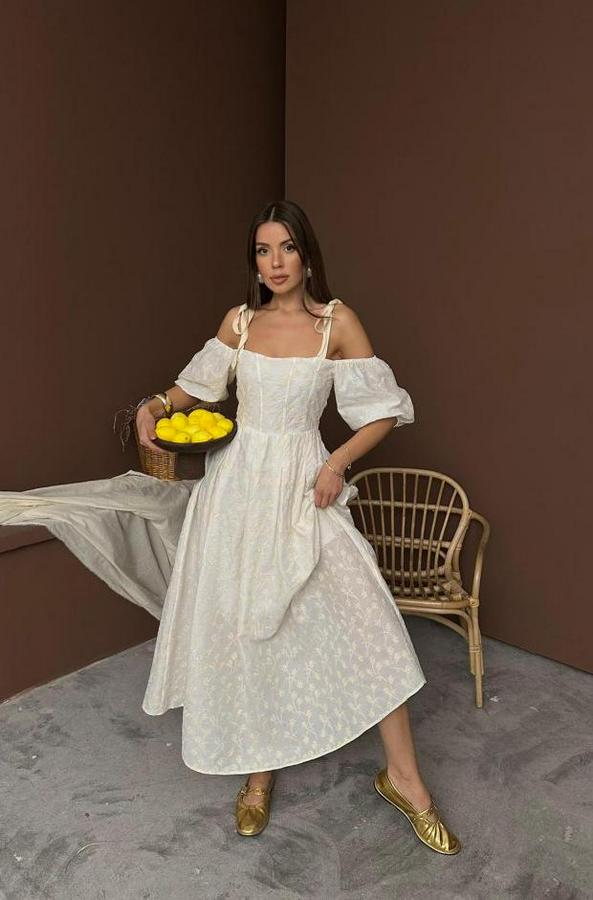 Bej Omuzu Bağcıklı Balon Kollu Brode Elbise