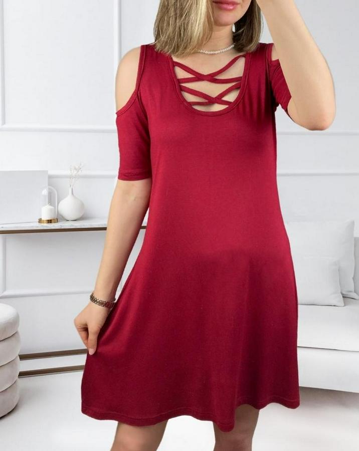 Dekolteli Bağcık Detay Viskon Kumaş Elbise