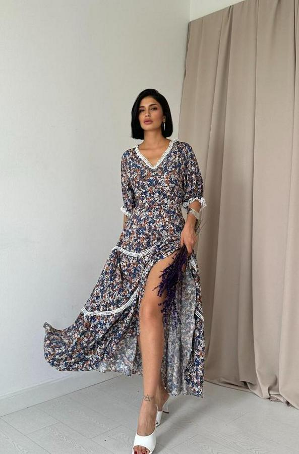 Desenli Sırtı Dekolteli Brode Elbise