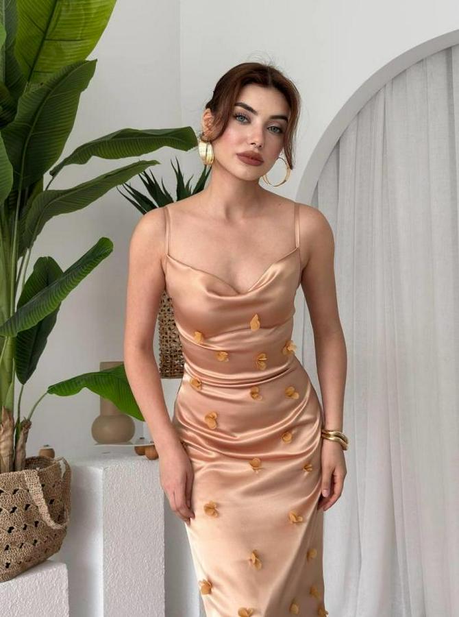 Dora Çiçek Detaylı Elbise