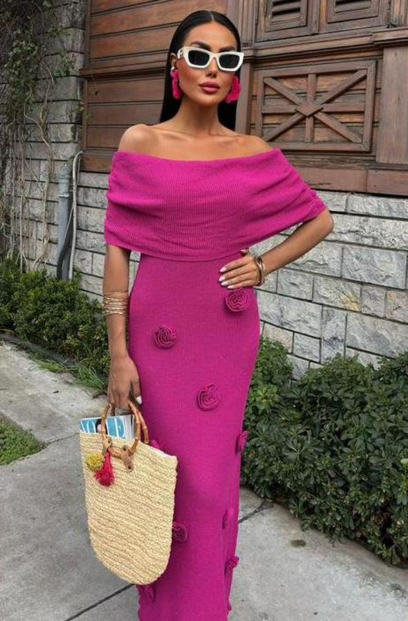 Eteği Gül Detay Madonna Yaka Elbise 2863