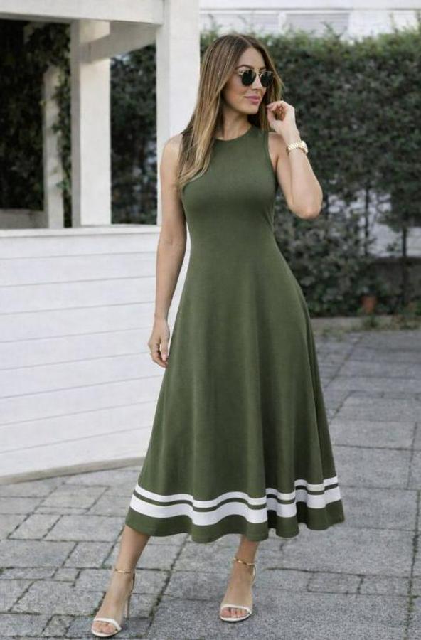 Askılı Yuvarlak Yakalı Etek Ucu Şerit Detaylı Uzun Viskon Elbise