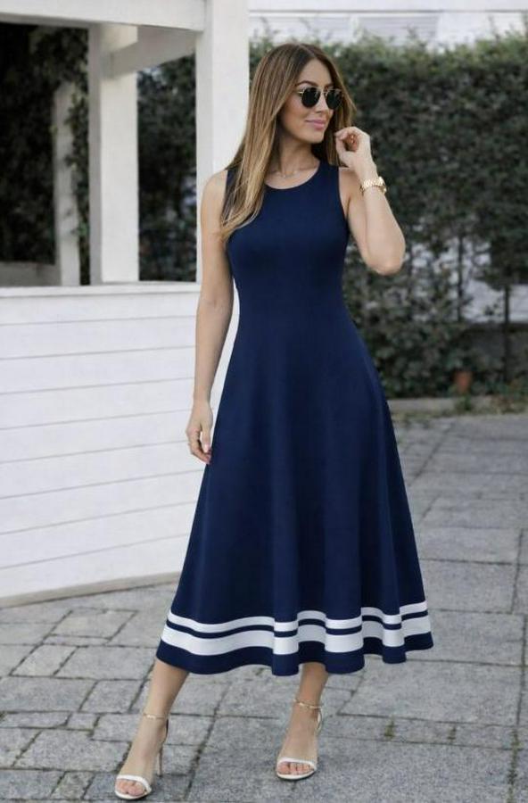 Askılı Yuvarlak Yakalı Etek Ucu Şerit Detaylı Uzun Viskon Elbise