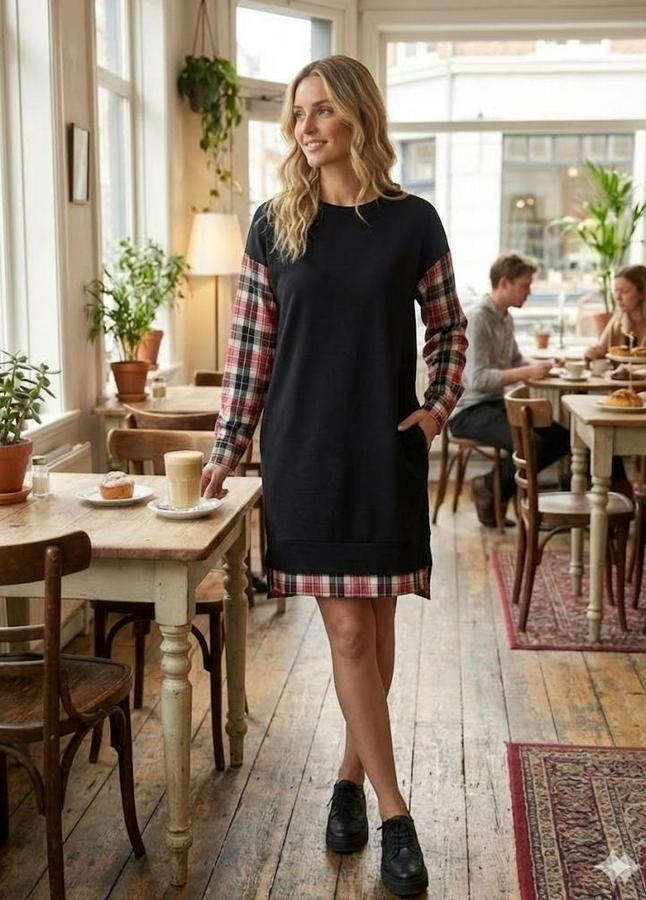 Bisiklet Yaka Kolları Ve Arkası Ekoseli Diz Üstü Elbise