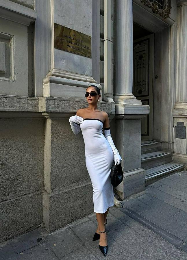 Dalgıç Kumaş Askısız Yırtmaç Detaylı Elbise