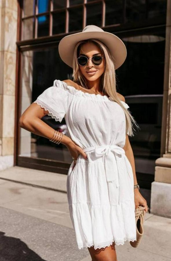 Dantel Detaylı Madonna Yaka Beli Kuşaklı Keten Kumaş Elbise