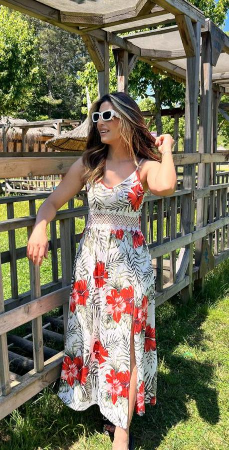 Ip Askılı V Yakalı Bel Güpür Çiçek Desenli Yandan Yırtmaçlı Maksi Süprem Elbise