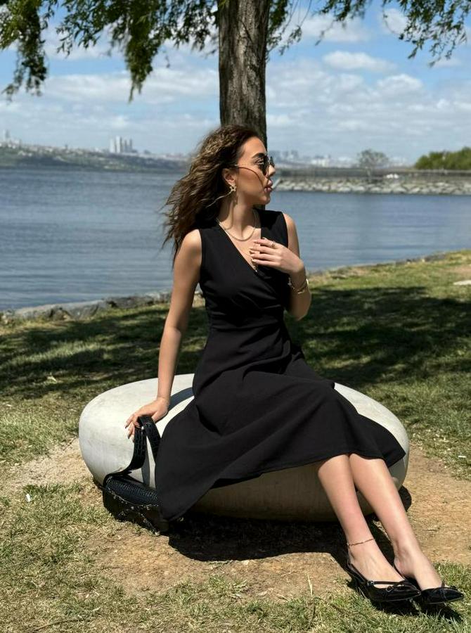 Ithal Krep Kumaş Kruvaze Yaka Eteği Kloş Kolsuz Mini Elbise