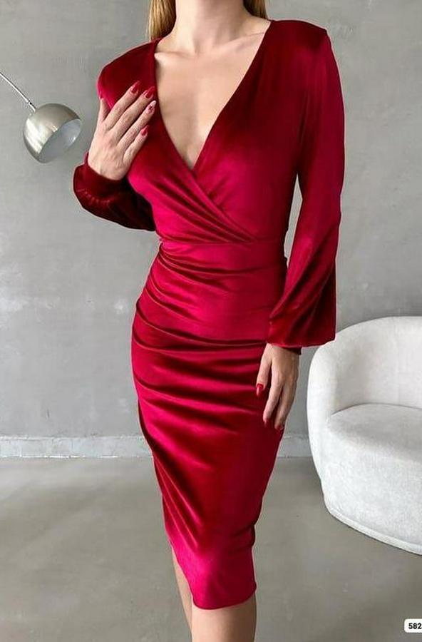 Kadife Kumaş Kruvaze Yaka Balon Kol Ve Yırtmaç Detaylı Midi Boy Elbise